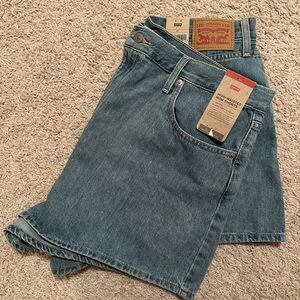 Levi's High-Waisted Mom Shorts - Light Blue Denim